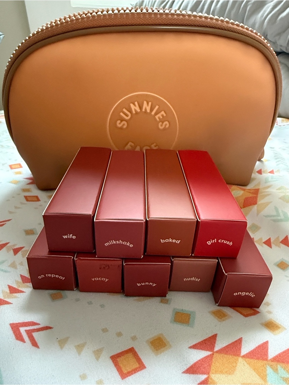 NIB Sunnies Face Fluffmatte [Weightless Modern Matte Lipstick] in WIFE - Picture 4 of 4